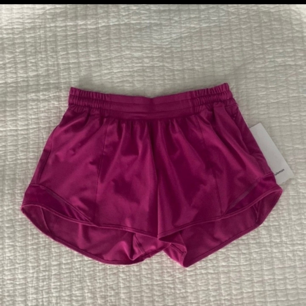 NEW LULULEMON HOTTY HOT SHORTS 4" TALL LOW RISE RIPENED RASPBERRY - Picture 4 of 8